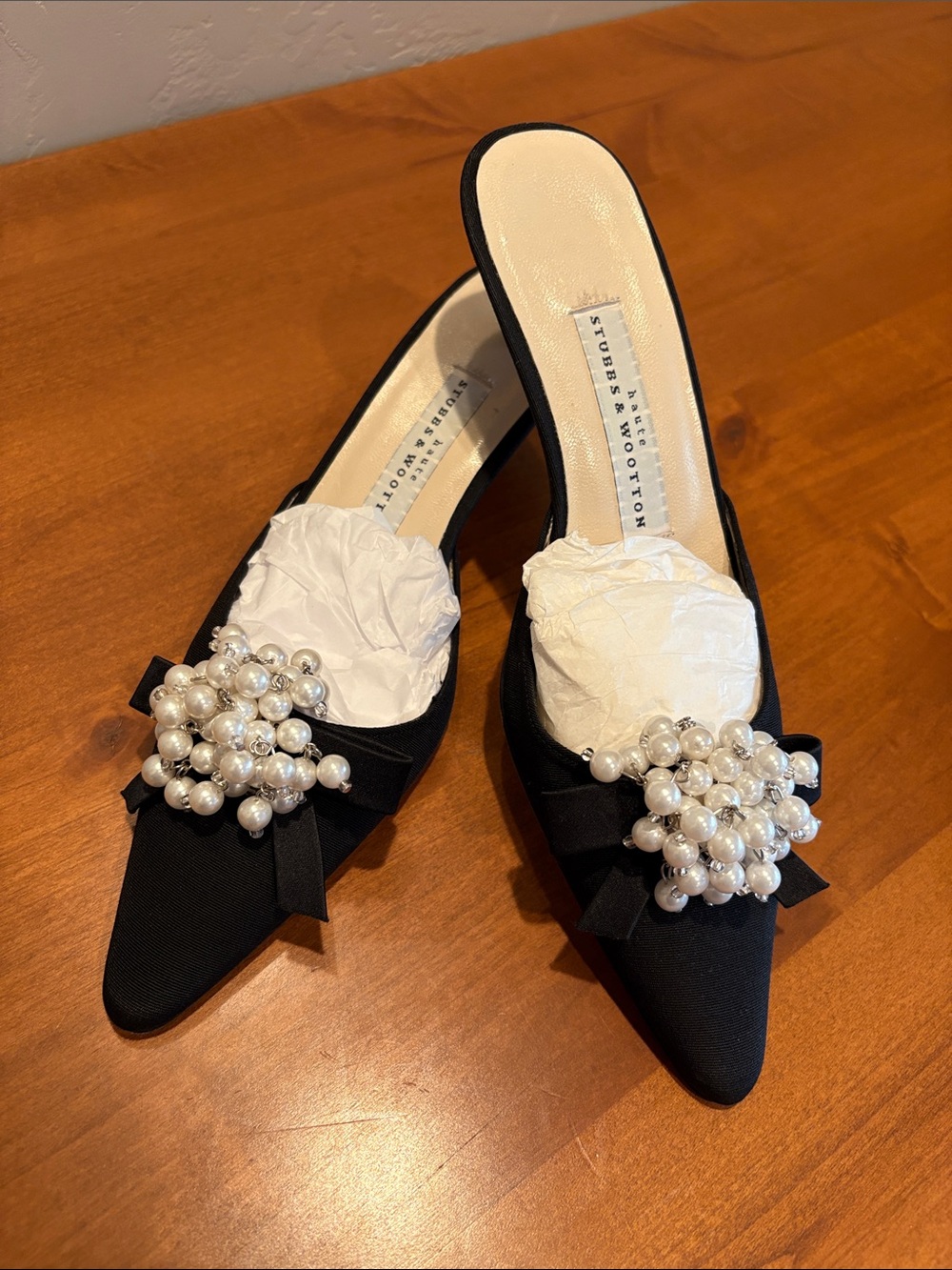 Stubbs & Wootton black mules. Sz 6.5